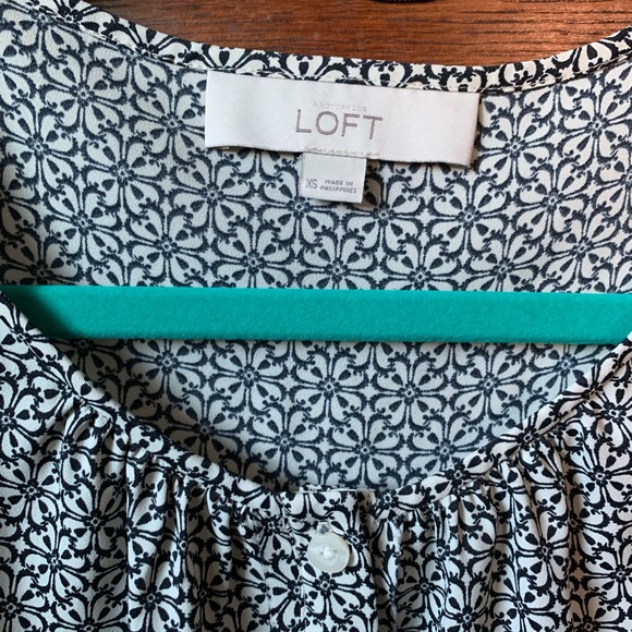 Ann Taylor LOFT Blouse - Picture 2 of 4